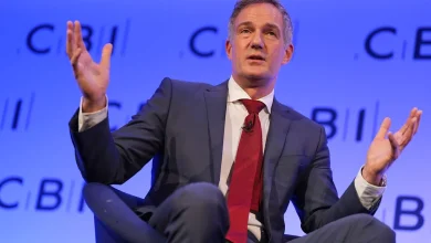 Starmer faces backbench anger after ‘day one’ workers’ right U-turn