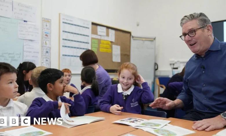 Starmer says sorry for leading pupils in 6-7 dance