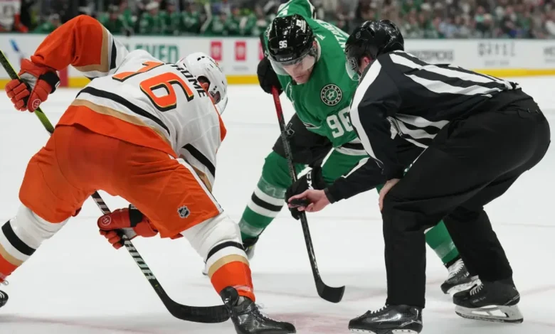Stars face Ducks on FOX 4