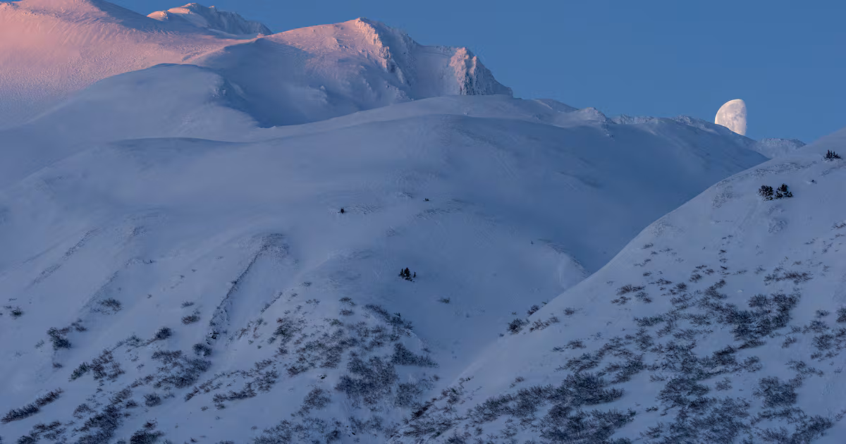 Storm could drop up to a foot of snow along Seward Highway in Turnagain Pass