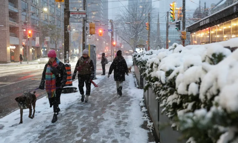 Storm warnings stretch across northern U.S., bringing wintry and risky conditions