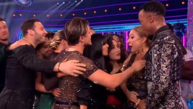 Strictly's Claudia Winkleman steps in to comfort Alex Kingston as she breaks down