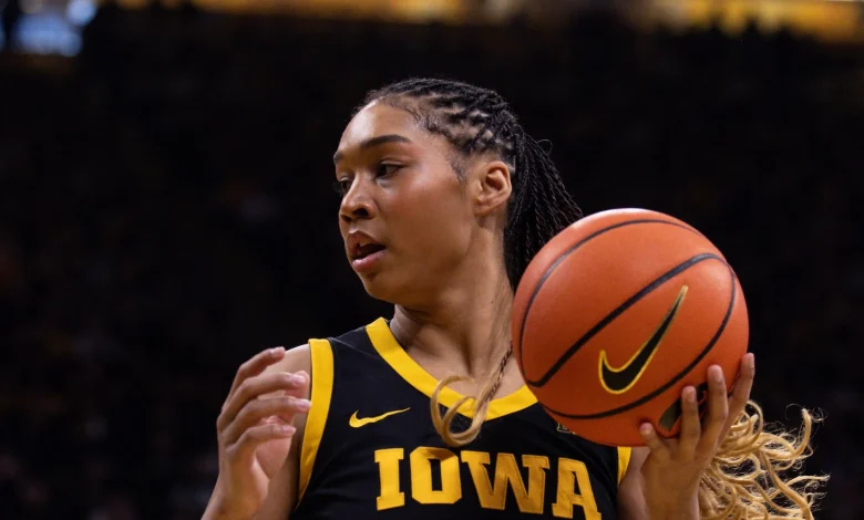 Stuelke Named to Katrina McClain Power Forward Preseason Watch List