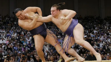 Sumo: Aonishiki beats Hoshoryu to regain share of lead as Onosato falters