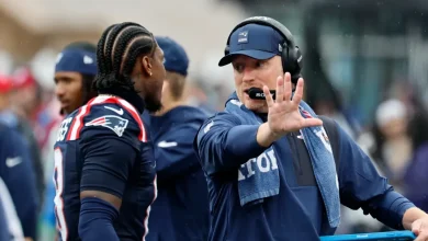 Sunday Patriots Notes: Randy Moss’ impact felt in New England WR room