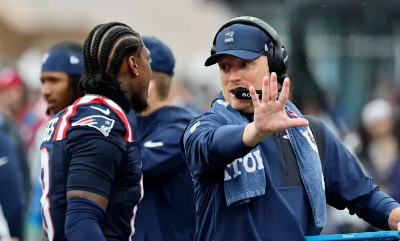 Sunday Patriots Notes: Randy Moss’ impact felt in New England WR room