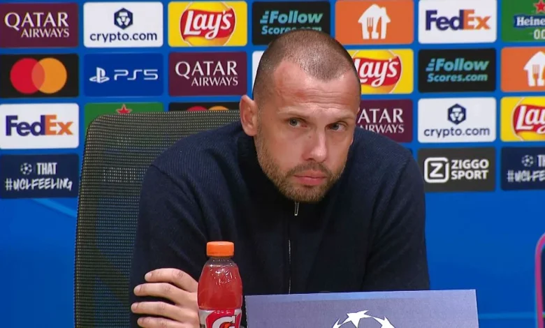 Supportersclub Ajax vraagt om vertrek Heitinga, die nieuwe nederlaag geflatteerd vindt