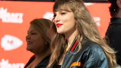 Taylor Swift jumps for joy as Travis Kelce and the Chiefs beat the Colts in Week 12