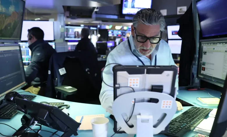 Tech Stocks Lead Markets Lower for a 4th Day As Nvidia Earnings Loom