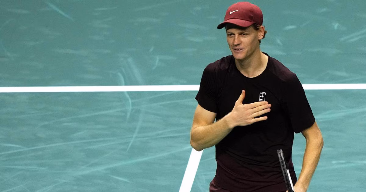 Tennis, Sinner vince anche a Parigi