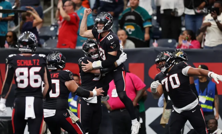 Texans rally from 19-point fourth-quarter deficit for 36-29 win