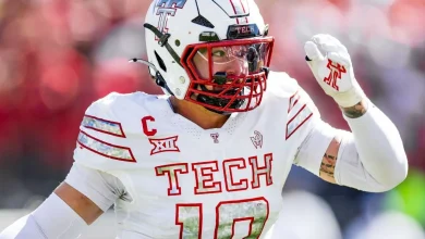 Texas Tech LB Rodriguez flashes Heisman pose