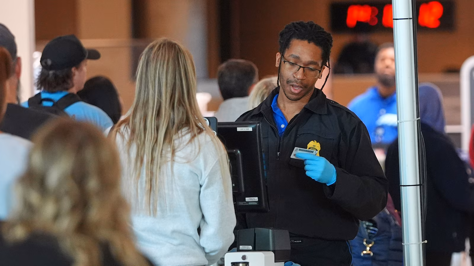 Thanksgiving travel tips: Best and worst days to fly or drive