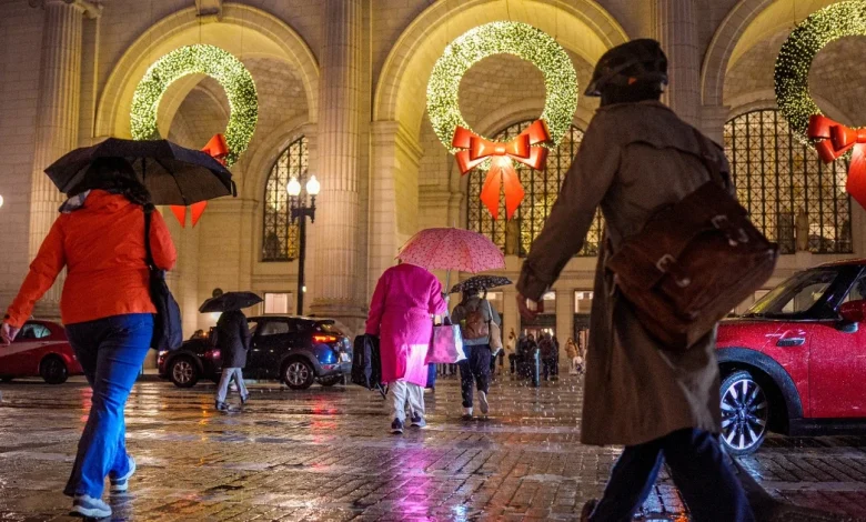 Thanksgiving travelers set to face winter storms, strong winds and heavy snow