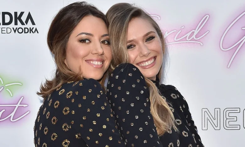 That Time Elizabeth Olsen Method Dressed (Before Zendaya Made It A Thing) With Aubrey Plaza And A Matching Dress