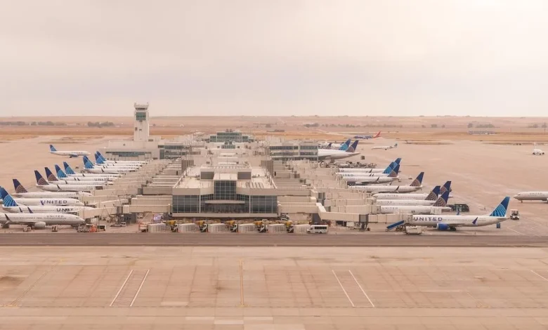 The Mile-High Connection: Navigate Holiday Travel at DEN