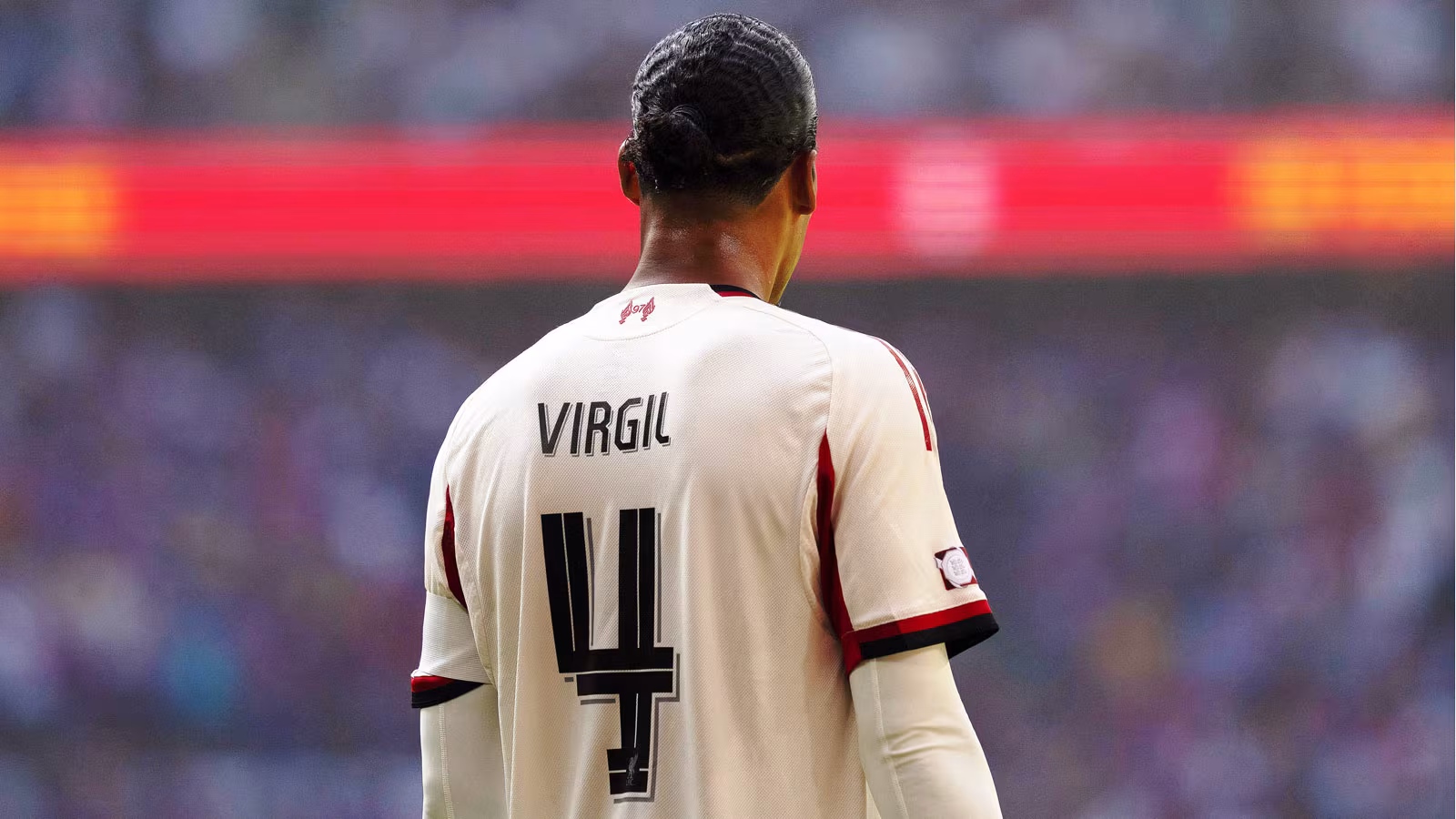 Theo Walcott explains Virgil van Dijk’s feud with Wayne Rooney