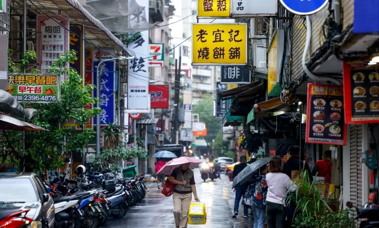 Thousands evacuated in Taiwan as Tropical Storm Fung-wong closes in