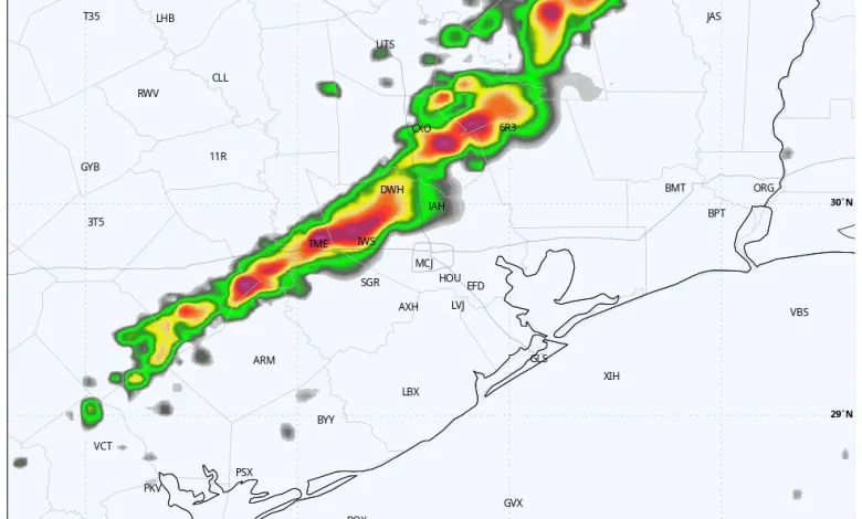 Thunderstorms possible this evening ahead of a Thanksgiving that will be as nice as pie