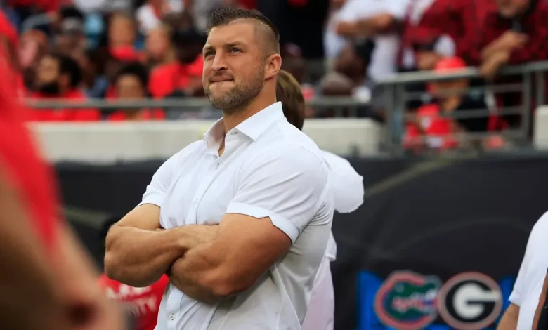 Tim Tebow, Laura Rutledge wear Georgia jerseys on SEC Nation
