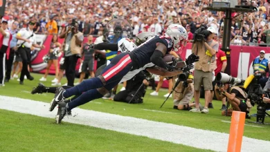 Toe-drag swag! Diggs flashes body control with athletic TD catch on fourth down