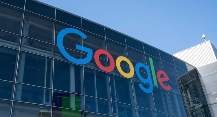 Top Analyst Upgrades Alphabet Stock (GOOGL) to Buy and Lifts Price Target to $320. Here’s Why