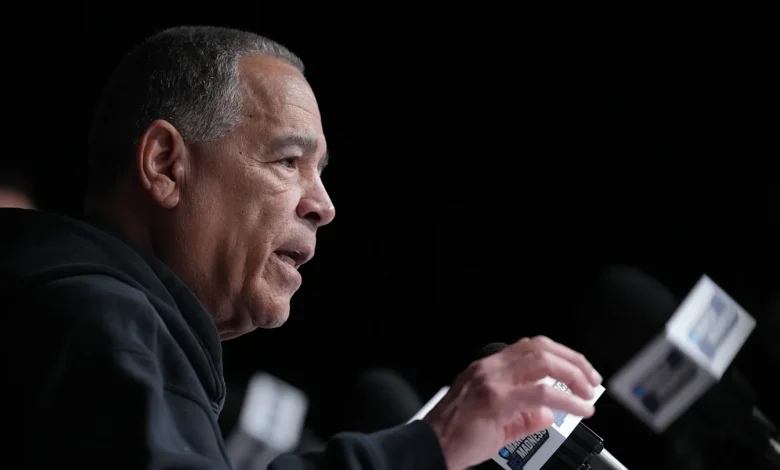 Top Center in Class of 2026 Commits to Houston Cougars