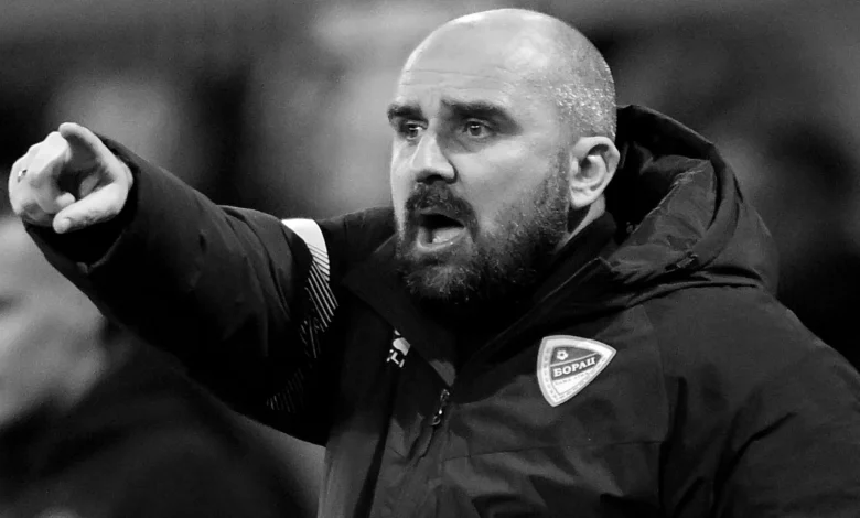 Top-flight manager tragically dies at 44 after mid-game collapse as devastated players break down in tears