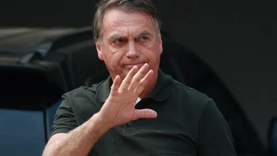 Tornozeleira eletrônica de Bolsonaro foi violada meia noite, diz Moraes