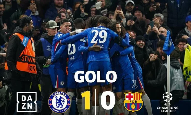 Torres tira o golo a Pedro Neto em cima da linha... mas Koundé 'trai' Barcelona