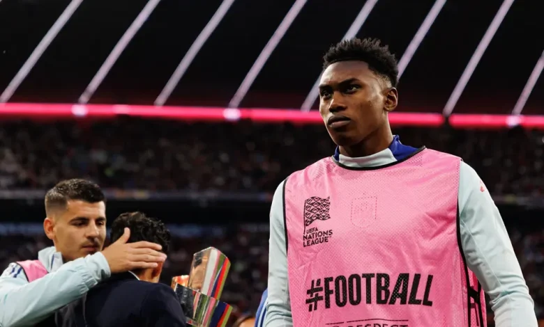 Tottenham and Chelsea ‘in the lead’ – President offering ‘irresistible deal’