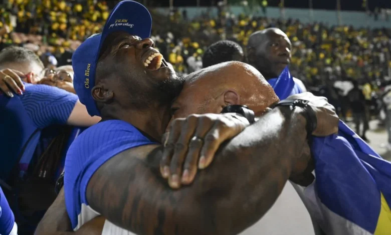Tranen bij fans en spelers Curaçao na plaatsing WK voetbal: 'Morgen verkoop ik m'n auto voor ticket'