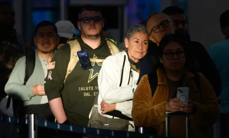 Travelers brace for mass holiday delays amid dragging government shutdown and cut flights