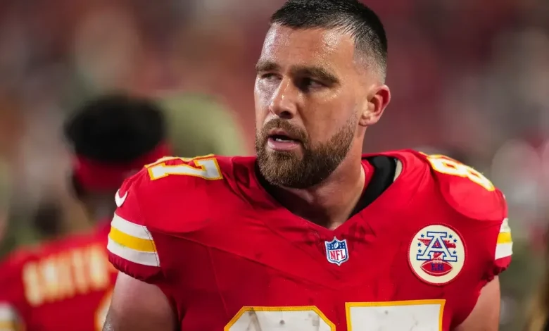 Travis Kelce Exits Chiefs-Bills Game With Apparent Injury After Vicious Hit