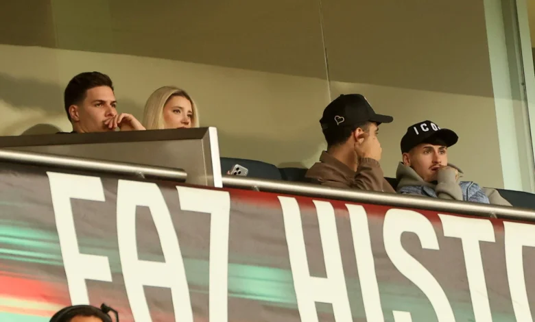 Trio do FC Porto assistiu à goleada de Portugal no Dragão