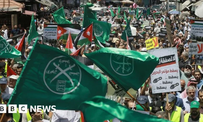 Trump moves to sanction some Muslim Brotherhood chapters