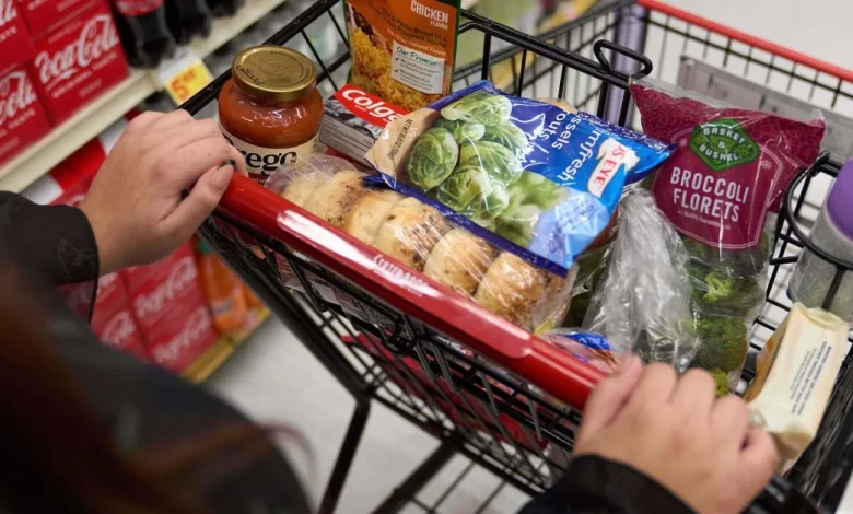 Trump officials slash food stamp benefits by half amid government shutdown