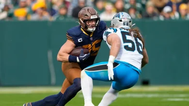 Tucker Kraft injury update: Packers tight end suffers apparent leg injury vs. Panthers