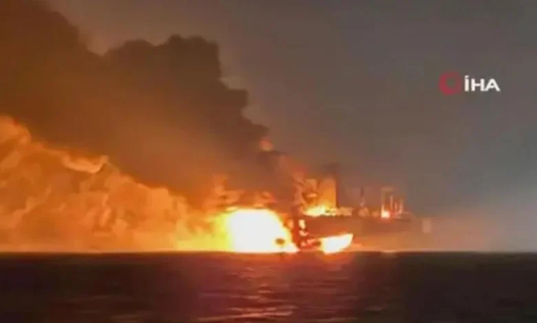 Turquie : explosions sur deux pétroliers de la flotte fantôme russe touchés par des roquettes, des mines ou des drones