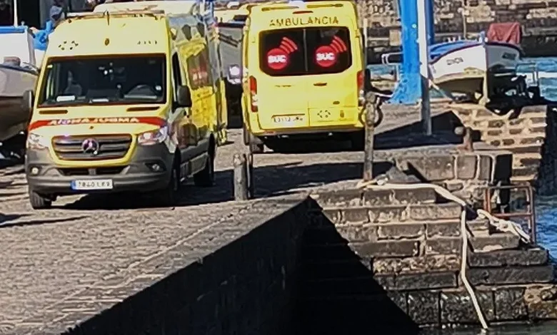 Two dead and 15 injured after wave sweeps holidaymakers into sea in Tenerife