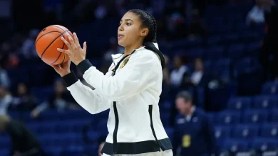 UConn vs. Loyola Chicago women's basketball: Live updates, highlights, TV channel