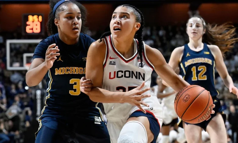 UConn women No. 1; 3-4 clash for UCLA, Texas