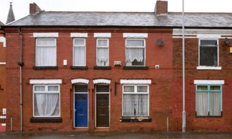 UK households warned to 'keep children indoors' as big problem sweeps England