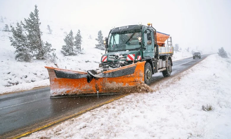 UK weather: Warning of blizzards and 'ice-rink conditions' - as seven alerts in force
