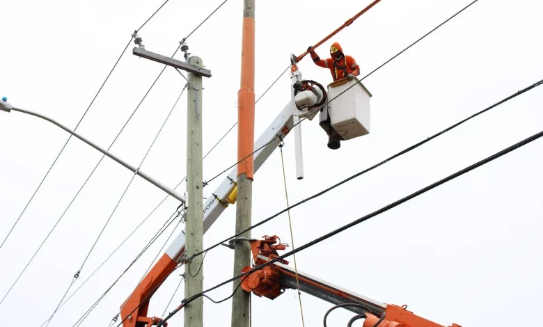 UPDATE: Power restored after outage impacted nearly 900 customers