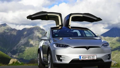 U.S. Stock Movements | Tesla (TSLA.US) fell over 3% in pre-market trading amid pressure from multiple negative news reports.