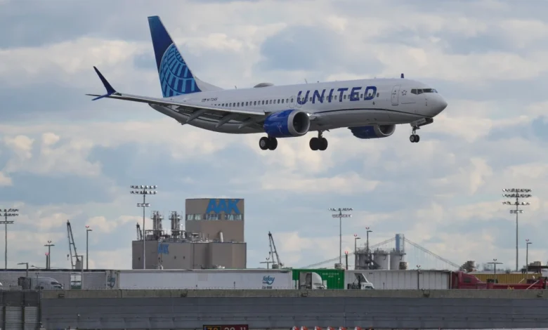 US flight cancellations accelerate as airlines comply with government shutdown order