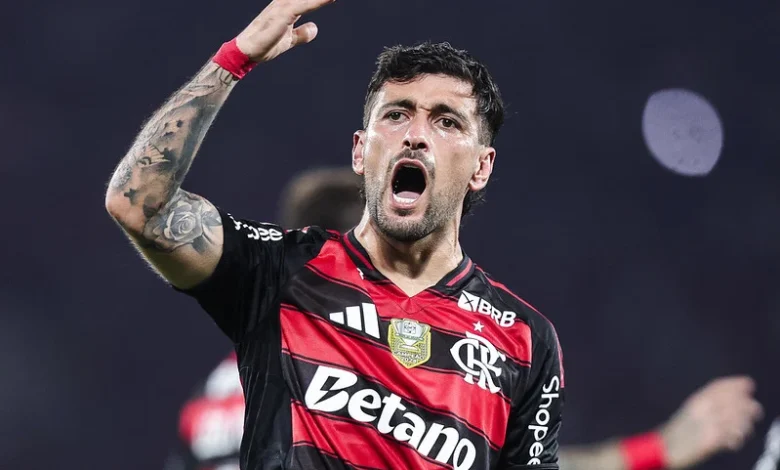 Um pequeno recital de Arrascaeta e um grande salto rumo ao 9º título brasileiro