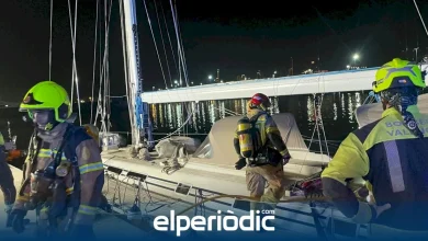 Un velero de lujo de 20 metros se incendia en plena noche en Valencia
