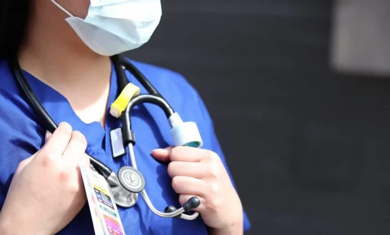 Union for Alberta LPNs, healthcare aides serves strike notice